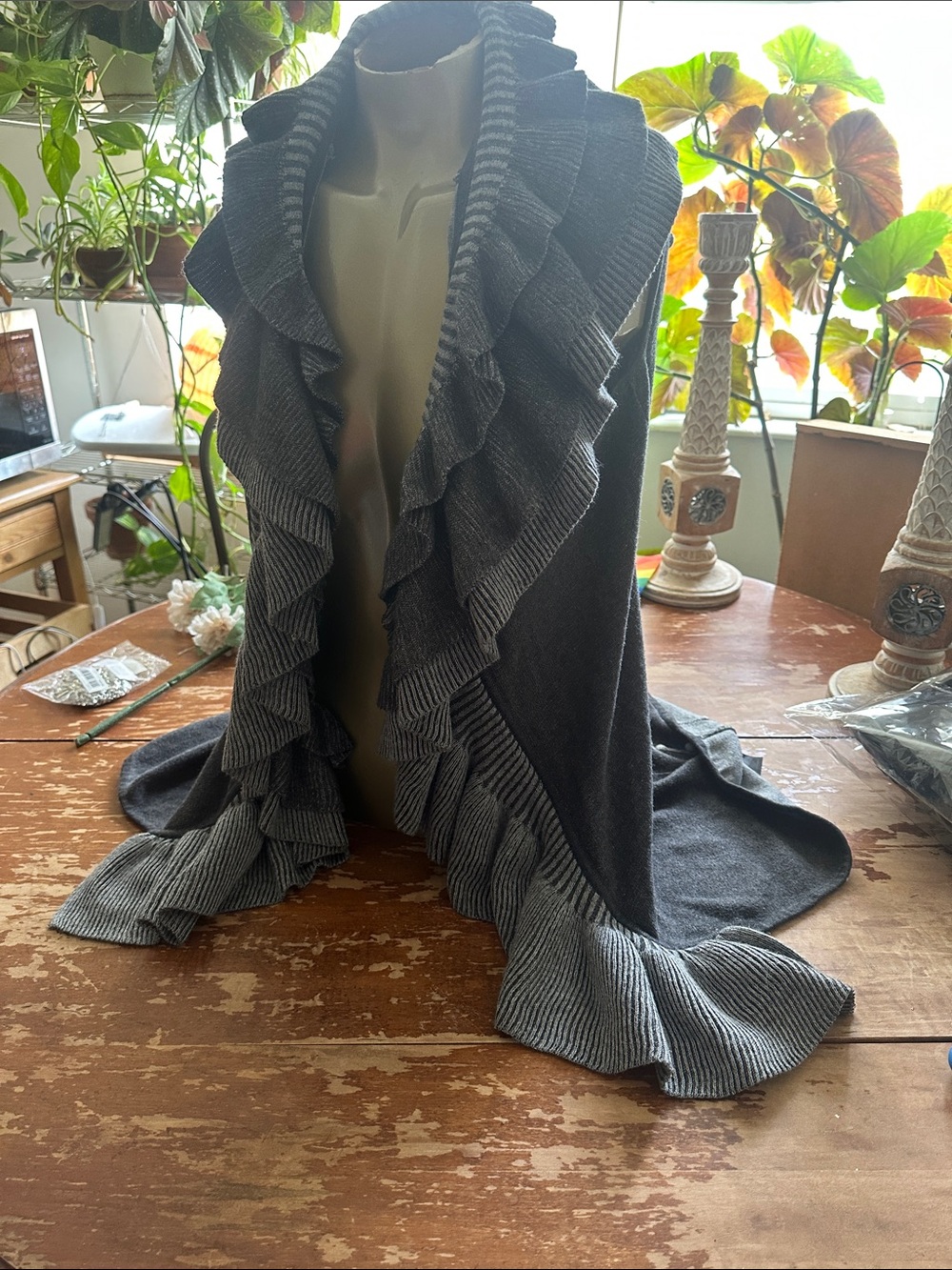 NIC+ZOE Charcoal Grey Ruffle-Trim Knit Shawl with Spiral Appliqué